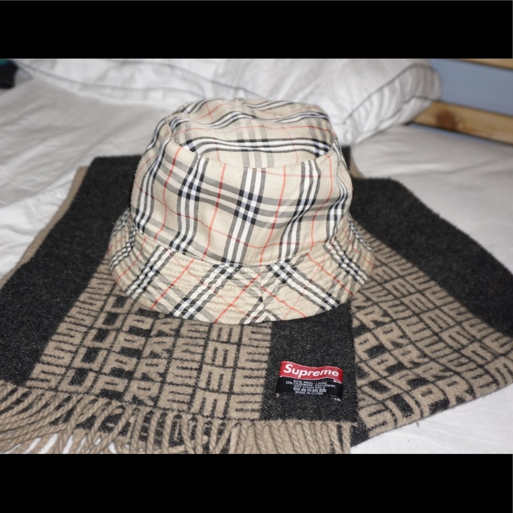 Burberry checker reversible bucket hat